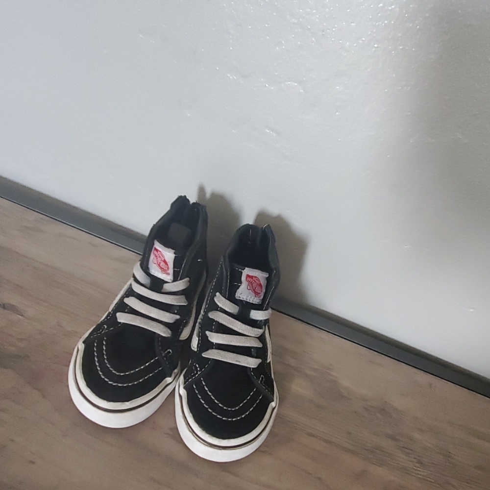 Sk8-Hi Vans